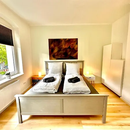 Akram Iv - Naehe Bahnhof * Hildesheim